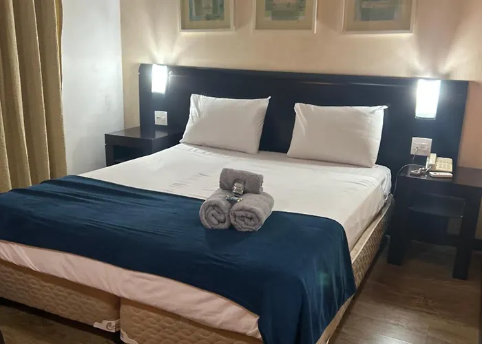 Hotel Vila Olimpia H1910